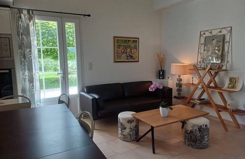 Mormoiron Other | Gite sur Domaine Viticole Avec Piscine Chauffée