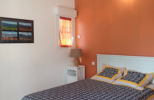 Mormoiron Other | Gite sur Domaine Viticole Avec Piscine Chauffée