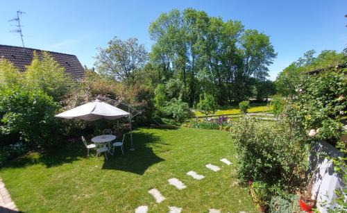 Berstett Apartment | Gite Terre d'Helene 4 à 5 pers proche Strasbourg 42 m2, 3 étoiles, wifi, paisible, jardin, proche commerces,16 atouts, animaux acceptés