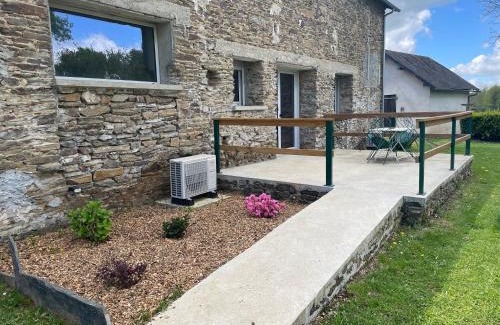 Saint-Cyr-les-Champagnes House | Gite Varagnac