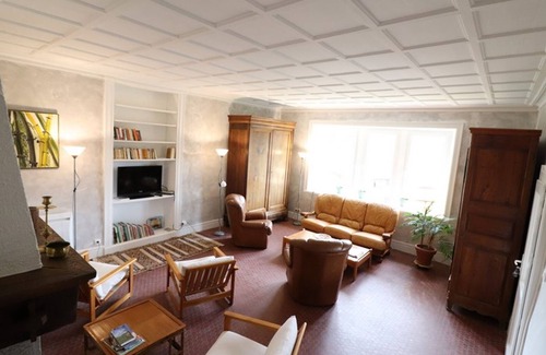 Vic-sur-Cere Cottage | Gite Vic-sur-Cère, 4 bedrooms, 8 persons