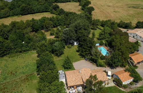 Olonne-sur-Mer Cottage | Gite with heated swimming pool in Les Sables d'Olo