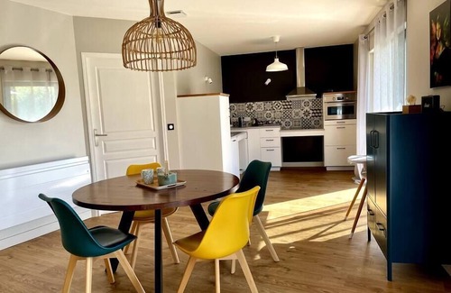 Mosnes House | Gites-domainedupin, cottage Bain Nordique PRIVÉ