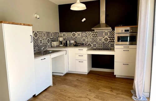 Mosnes House | Gites-domainedupin, cottage Bain Nordique PRIVÉ