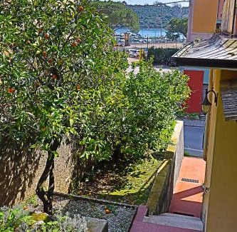 Le Grazie Apartment | Giulio's terraces in the bay