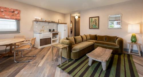 Venice Hotel | Gjelina Hotel