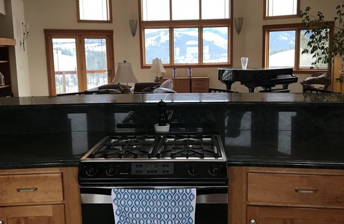 Missoula House | Glacier Getaway - True Vacation Home - Amazing Vistas