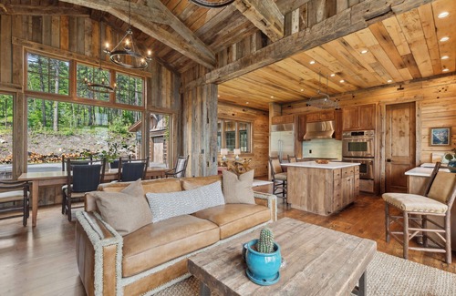 Whitefish House | Glacier Lookout House I Luxury I Tranquility I Private I 5 bedroom, 4 bathroom