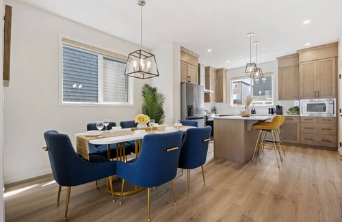 Calgary House | Glacier Ridge Retreat 4BR Home Sleeps 14