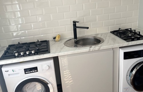 Coventry Apartment | Glamorous fantastic Double room with private toilet