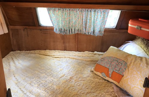 Grandview House | Glamping on 116 Acre Farm- Happy Camper