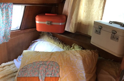 Grandview House | Glamping on 116 Acre Farm- Happy Camper