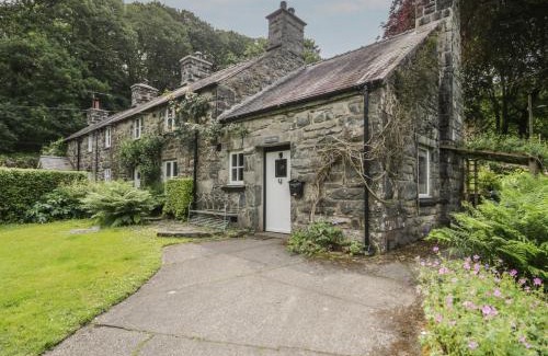Llanbedr House | Glandwr Cottage