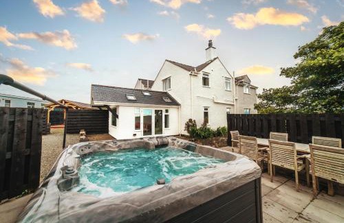 Llanfaelog House | Glanllyn Bach