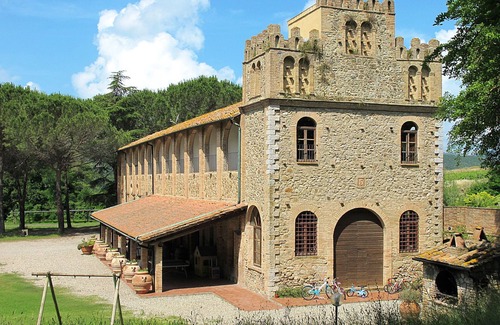 Pomarance House | Glicine by Interhome