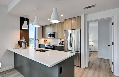 Reston Apartment | Global Luxury Suites at Town Center