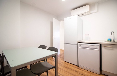 Port de Sagunt Apartment | Global Properties: Centrally located 4-bedroom property