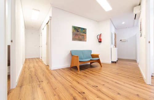 Port de Sagunt Apartment | Global Properties: Centrally located 4-bedroom property