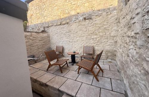 Glastonbury House | Globe Cottage