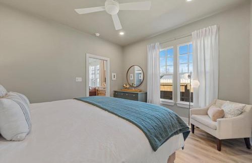 Brazos House | Gloria Cottage - 2 blocks to Magnolia and 3 mins to Baylor