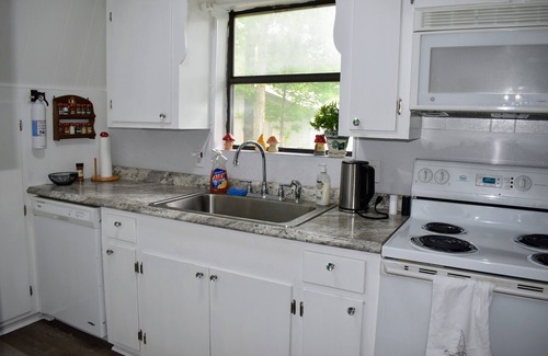 Murfreesboro House | Gnome Home A-Frame near Lake Greeson & Crater of Diamonds