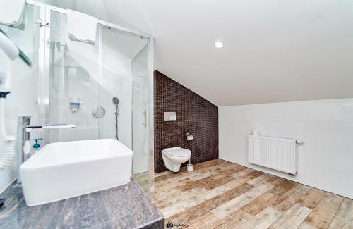 Krzywe Hotel | Gościniec pod Strzechą