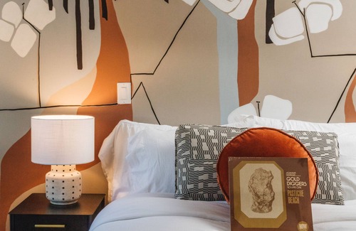 Hollywood Hotel | Gold Diggers Hotel