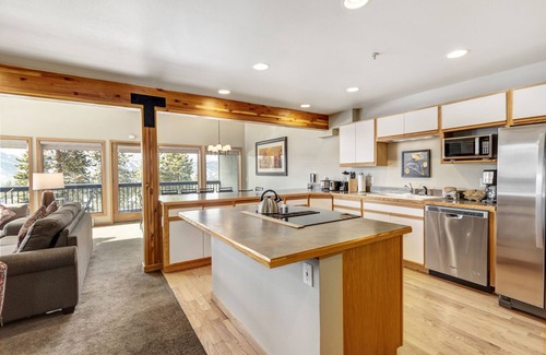 Baldy Mountain Condo | Gold Point Resort Breckenridge by Vacatia