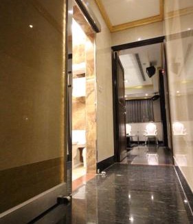 North District Hotel | Gold Sand Hotel