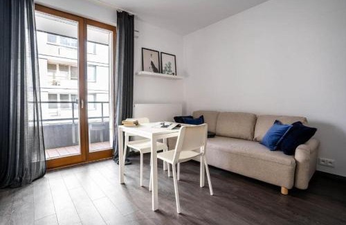 Muranow Apartment | Golden Apartments Warsaw Solidarnosci 60B 11