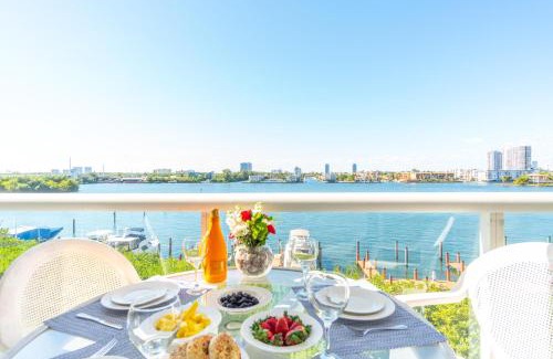 Sunny Isles Beach Apartment | Golden Bay 503