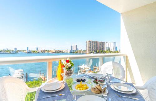 Sunny Isles Beach Apartment | Golden Bay 503