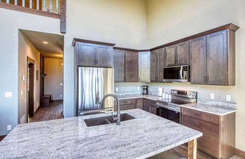 Lead Cabin | Golden Eagle`s Nest - Private! Amazing views!