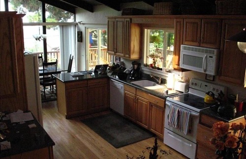 Shepherd Canyon House | Golden Gate Bridge View from Light, Bright Oakland Hills/Montclair Home