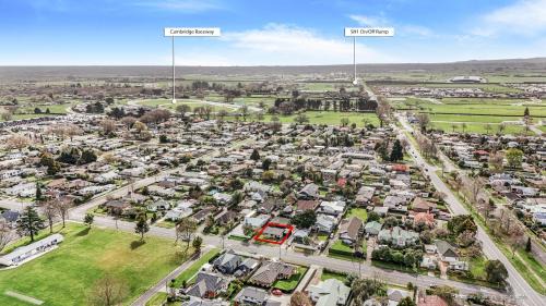 Cambridge House | Golden Grove - Cambridge Holiday Home
