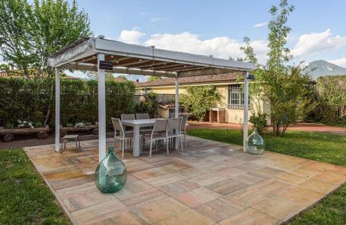 Lido di Camaiore House | GOLDEN LUXE - Villa Pool by the Sea