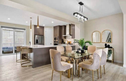 Sage Hill House | Golden Retreat - Games Movie Room - 8BD - 5Bath