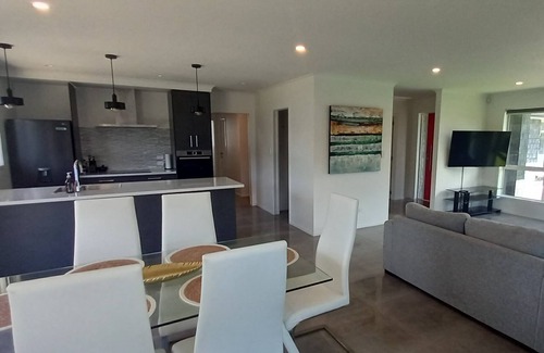 Coromandel House | Golden Shore Delight