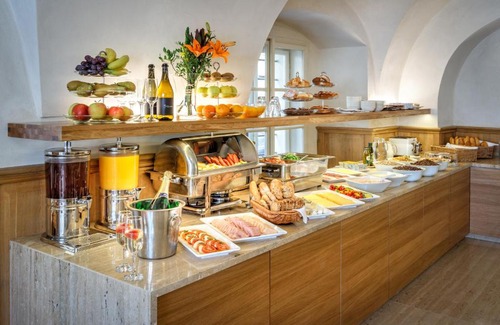 Hradcany Hotel | Golden Star