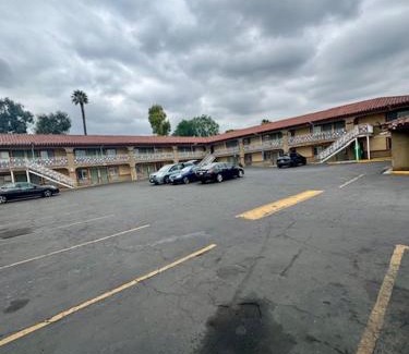 Carousel Hotel | Golden Star Inn