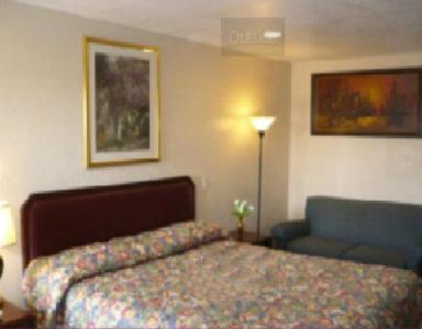 Carousel Hotel | Golden Star Inn