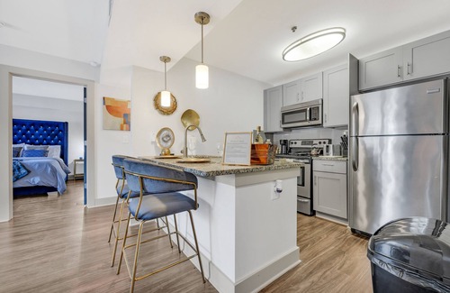 Cumberland Apartment | Golden Suite byTruist Park | Ideal For Long Stay