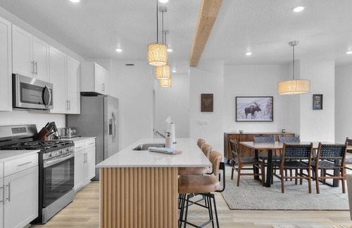 Park City House | Golden Sunsets in Majestic Peaks