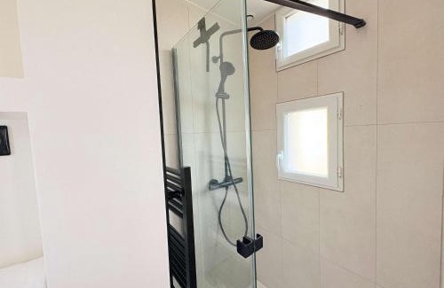 Chaillot Apartment | Golden Triangle AC by Melvane