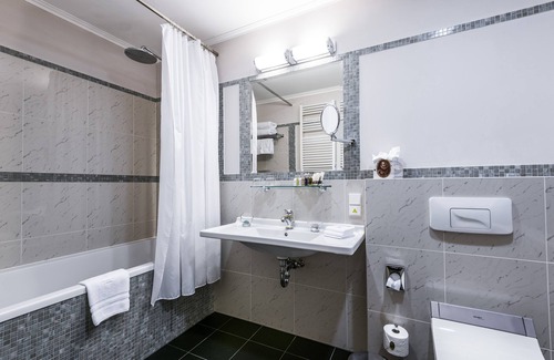 Hradcany Hotel | Golden Well Hotel
