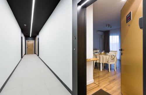 Warsaw Apartment | Golden Wings Warszawa by Aparo - Cicha Okolica, Nowy Apartament, Taras, Łóżeczko dla dziecka, Nowoczesne Bemowo