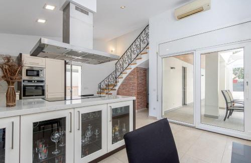 Castello d'Empuries Villa | Goldhome - New house with private heated pool, parking, wifi, games room