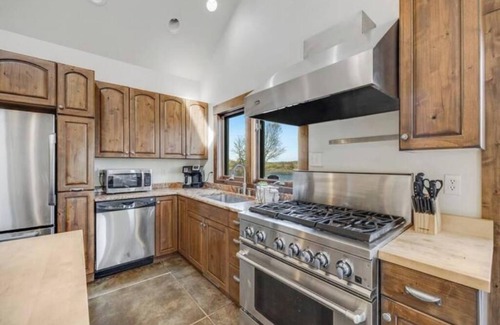 Livingston Cottage | Goldie's Cottage at Chataeu Yellowstone