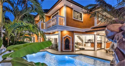 South Pattaya Villa | GOLDLAND Luxury Pool Villa Pattaya Walking Street 8 Bedrooms