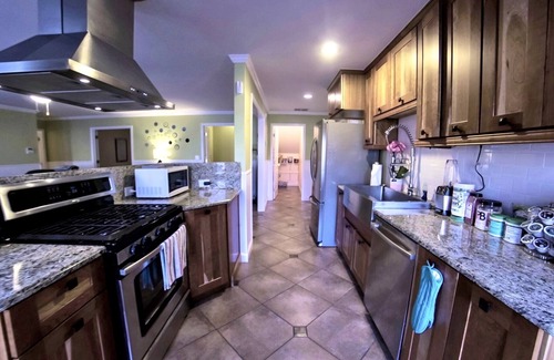 Douglasville House | Golf and Country Club Community Basement Guest Home